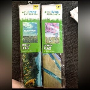 Trueliving Outdoors Garden Flags Set